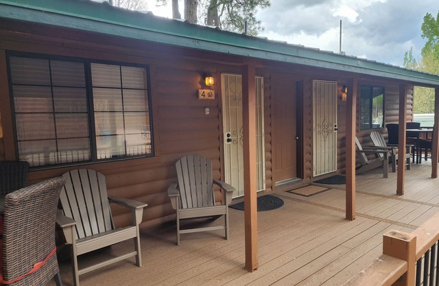 Cozy cabin with WiFi and AC/heat at the base of the Mogollon Rim.