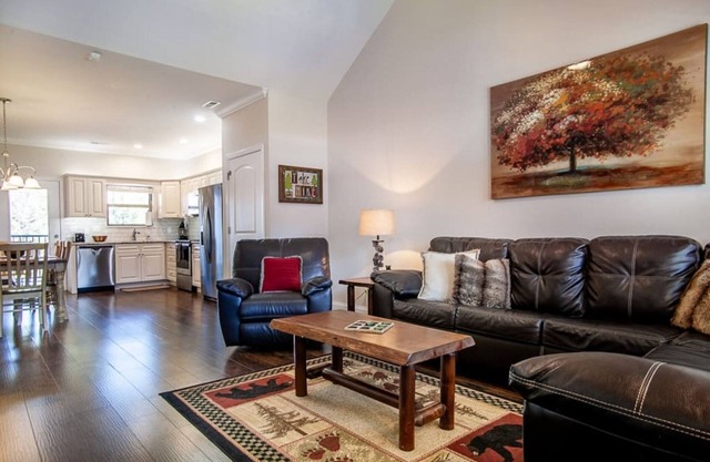 Cozy Cades Cove Condo with Community Pool!