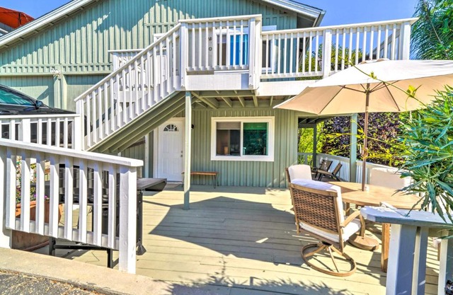 Cozy Cali Condo, Walk to Summerland Beach!