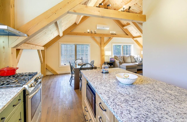 Cozy Camden Cottage w/Fire Pit & Trail Access