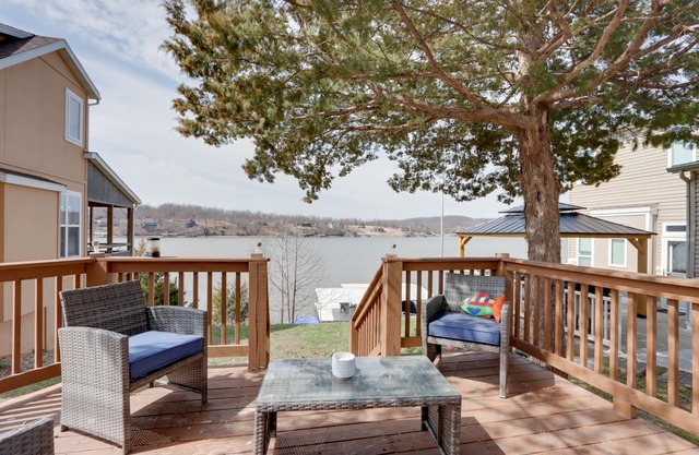 'The Far Out' Camdenton Cottage w / Dock Zugang!