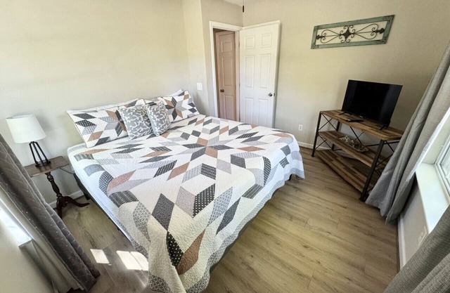 Cozy Camelia A - Comfortable Economy Stay