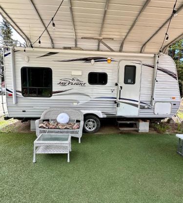 Cozy Camper - Glamping - No Chores - WiFi