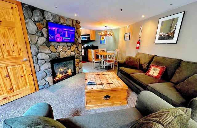 Cozy Canal Cabin with Indoor Pool, Marina Views & Easy Access to Tahoe Fun