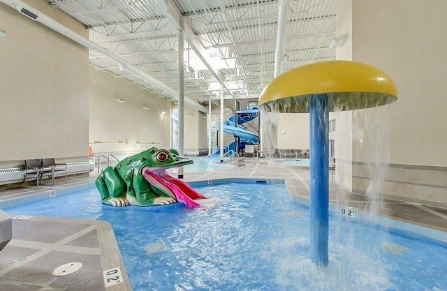 Cozy Canmore resort w/mountain view&pool
