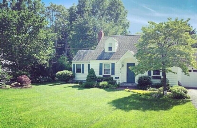 Cozy Cape Close to Everything: Family, hiking, shopping and restaurants!