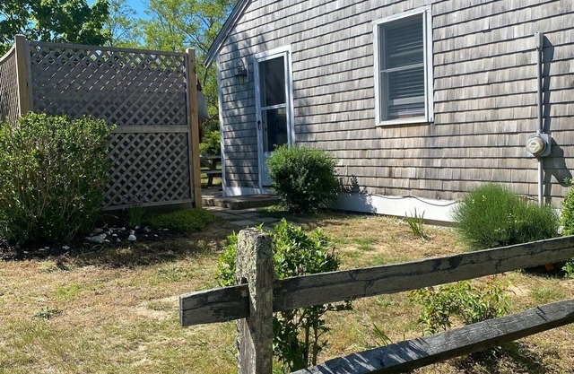 Cozy Cape Cottage - Minutes Away from National Seashore and Cape Cod Rail Trail!