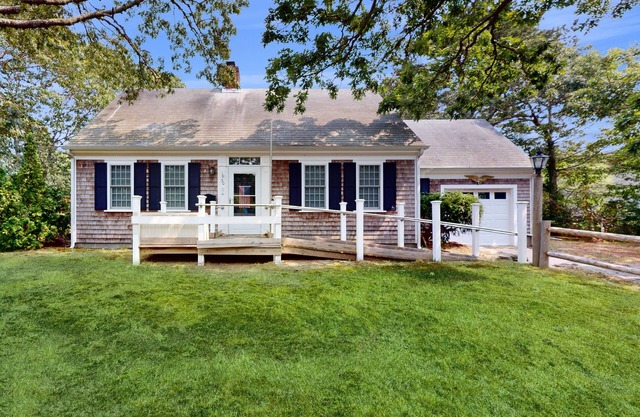 Cozy Cape style home near the beach and ferry with patio, W/D, & AC