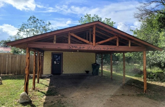 Cozy Casita with private yard!