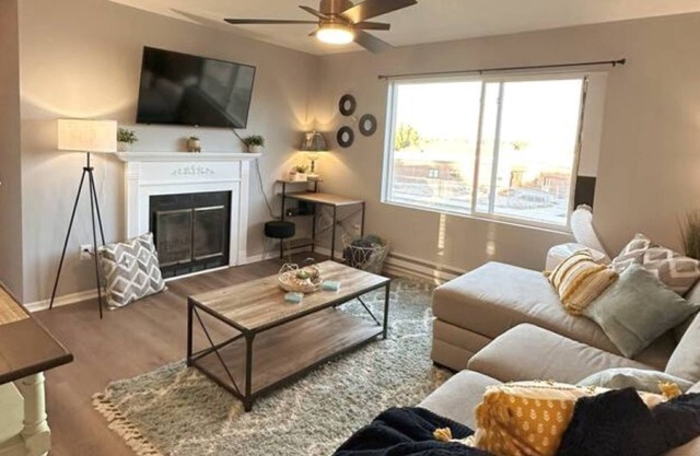 COZY & CASUAL COUNTRY CONDO