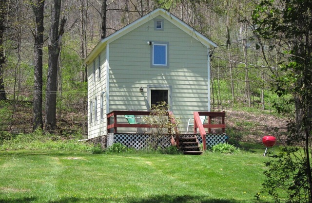 Cozy Catskill Cottage