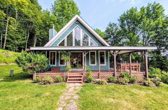 Cozy Catskills A-frame hideaway