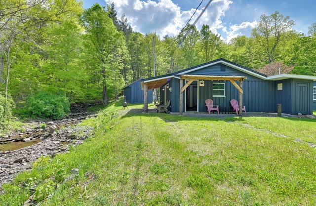 Cozy Catskills Cabin - 12 Mi to Windham Mountain!