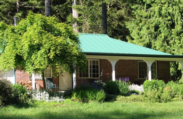 Gemütliches Cattail Cottage, ein komfortables Küstenmündungswaldhaus in der Nähe von Reedsport