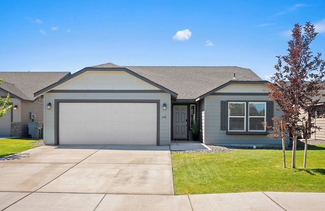 Cozy central location home just minutes from everything you need!