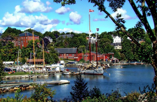 Cozy, Centrally Located Apartment in Rockport, Maine