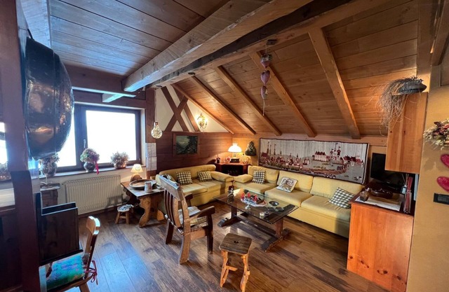 Cozy Chalet in the Woods with Panoramic Mountain View