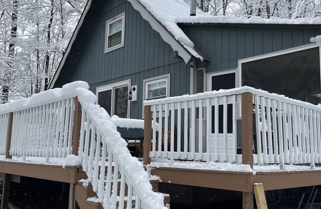 Cozy Chalet Home - Beach Access Large Deck - Ski Cranmore Shop & Dine