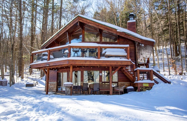 Cozy Chalet Perfect for Ski and Summer Fun
