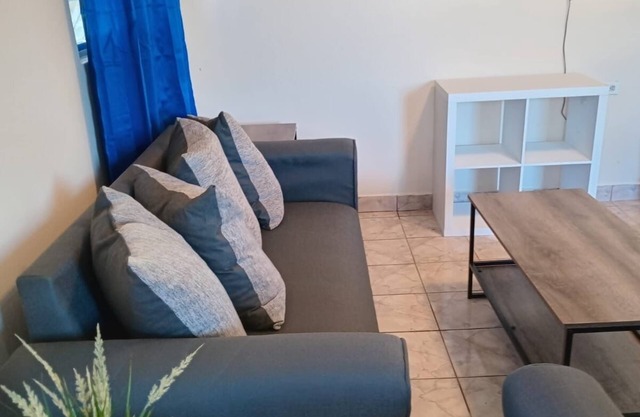 Cozy! Charming 2-bedroom apartment in cool Arecibo with WiFi, AC