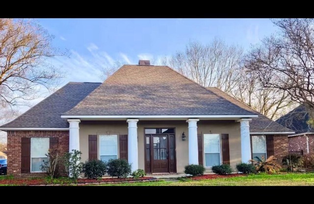 Cozy, Charming, Convenient Escape, Near LSU