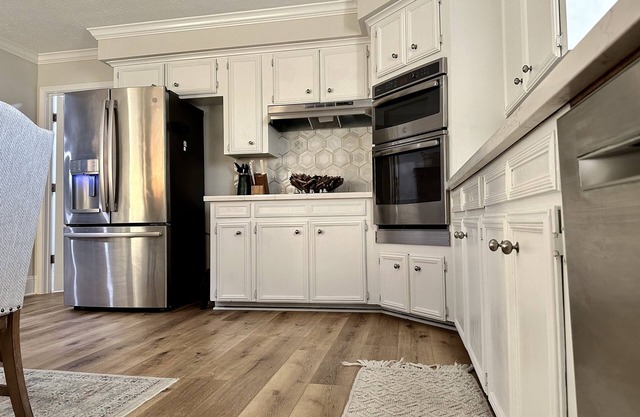 Cozy, Chic & Centrally Located to Casinos