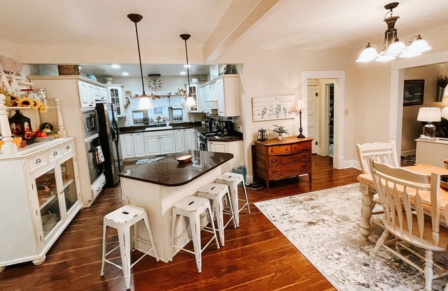 Cozy, clean and comfortable 3 bedroom Craftsman in Malta!