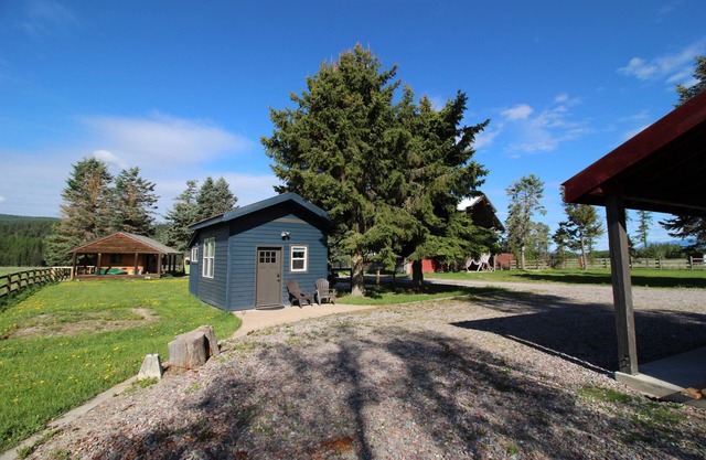 Cozy & Clean, One Room Cabin Retreat