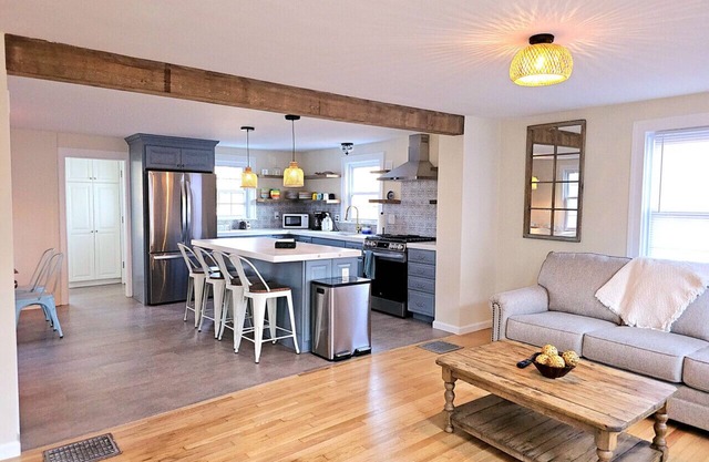 Cozy Coastal Cottage.