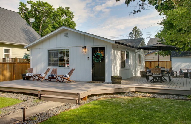Cozy Coeur d'Alene Getaway w/ Fire Pit, Near Dtwn