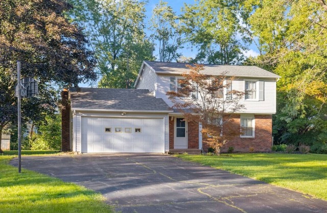 Cozy Colonial in Chili- 3 BDRM!