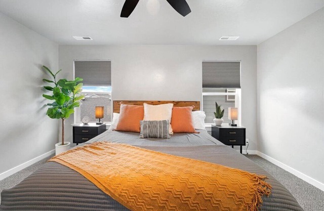 Cozy & Comfortable Home - Smart TVs, Wifi, Board Games, Kitchen Amenities, Clean