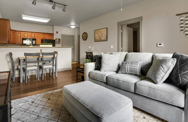 Cozy Comfortable Stay with Swimming Pool!