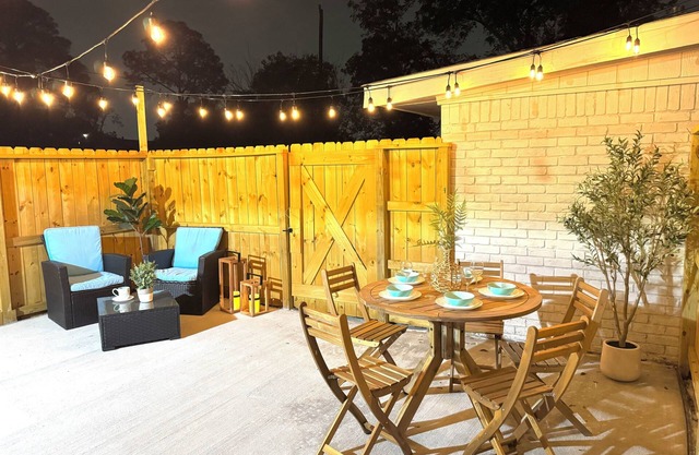 Cozy & Comfortable Studio in Heart of Sugarland