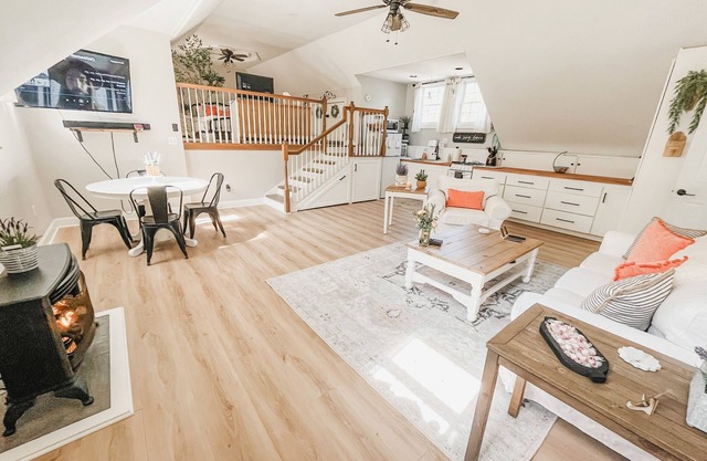 Cozy Comforts! Country living at its finest - just 10 min to downtown Middletown