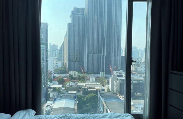 Cozy condominium: free shuttle bus : Size 47 Sqm : near BTS ekkamai and Thonglor