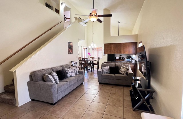 Cozy Condo 3 Bed - 2 1/2 Bath
