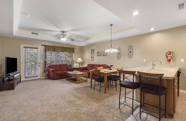 Cozy Condo at StoneBridge Village - just minutes from Silver Dollar City!