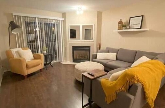 Cozy Condo at the Lake