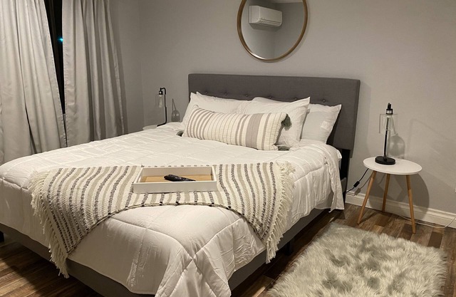 Cozy Condo,CAL KING BED,Jacuzzi,Pool