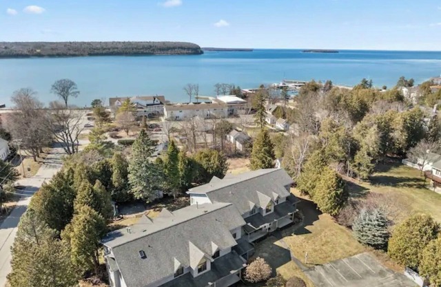 Cozy Condo in Beautiful Ephraim, Just One Block From the Water