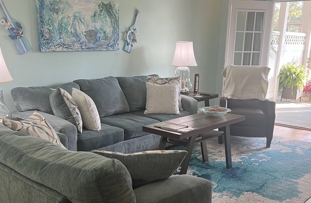 Cozy condo On the Greens