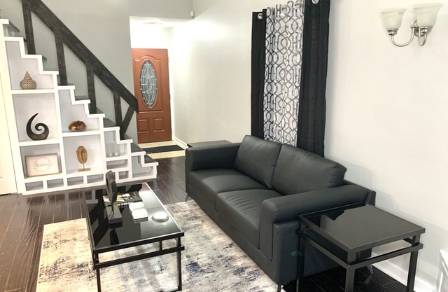 🏡 Cozy Condo Sleep 6 | Close to Shopping & Downtown