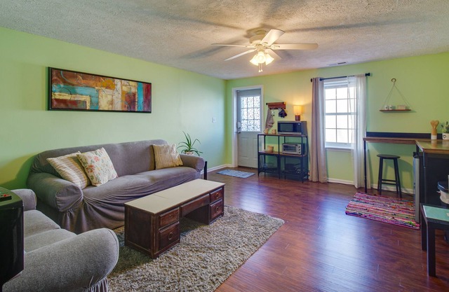 Cozy & Convenient Staunton Abode: Great Location!