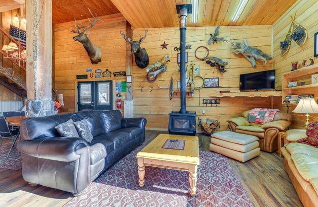 Cozy Cora Studio Cabin with Wind River Mtn Views