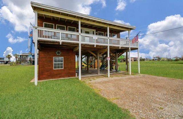 Cozy Cottage “Anchors Away”
