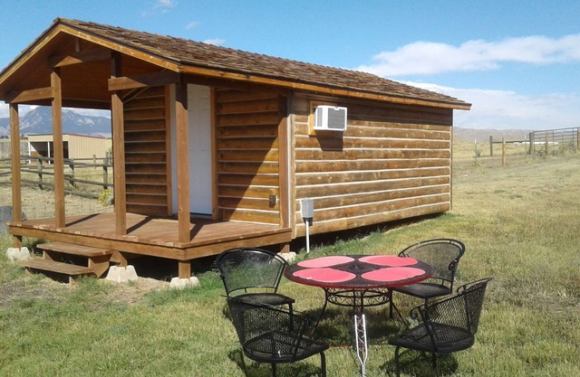 Gemütliche Hütte am Fuße der Big Horn Mountains, herrliche Aussicht, Unterkunft für Pferde