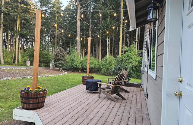 Cozy cottage in charming Oak Harbor with WiFi
