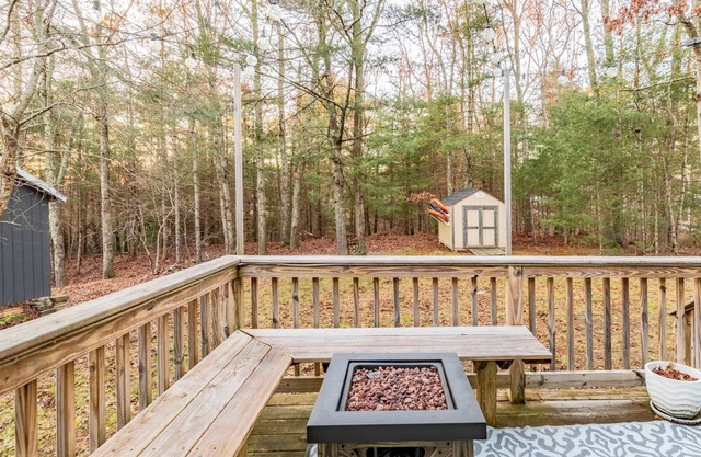 Cozy Cottage in Plymouth w/ Firepit