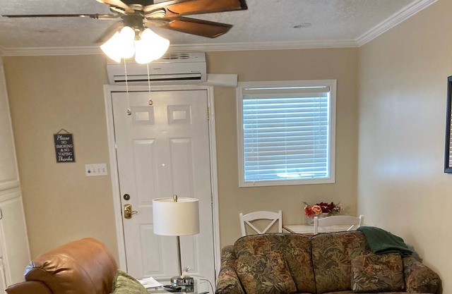 Cozy Cottage in Safe Neighborhood